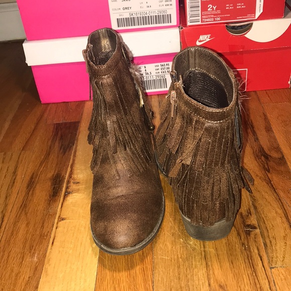 Booties - Picture 3 of 4